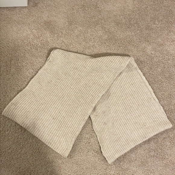 TOMS Infinity Scarf - Picture 4 of 5